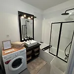 Moderne Et Equipe Apartment *