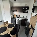 Apartment Moderne Et Equipe Frouzins
