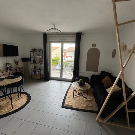 Moderne Et Equipe Apartment Frouzins
